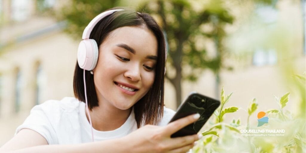 หน้าฝนทำให้เหงา? 5 วิธีดูแลใจให้ห่างไกลความโดดเดี่ยว"